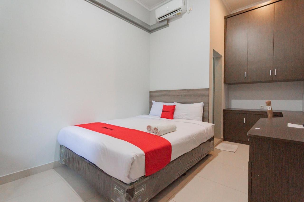 Reddoorz Plus Syariah @ Tuparev Cirebon 3 Екстер'єр фото